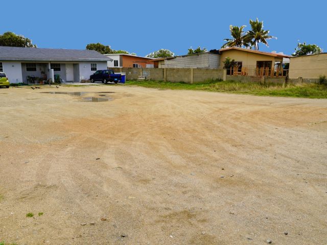Property land in Paradera