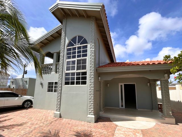 RENTED | Cura Cabay 124D