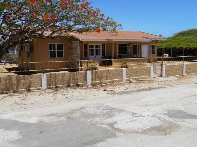 Charming Move-In Ready Home in Mahuma.