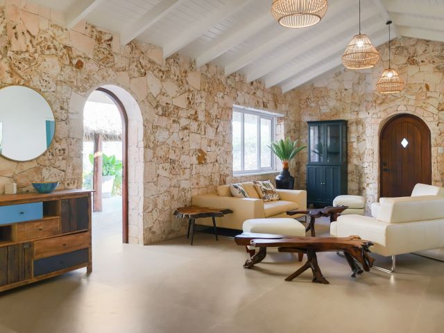 Unique multi-family style luxury villa in Topaz