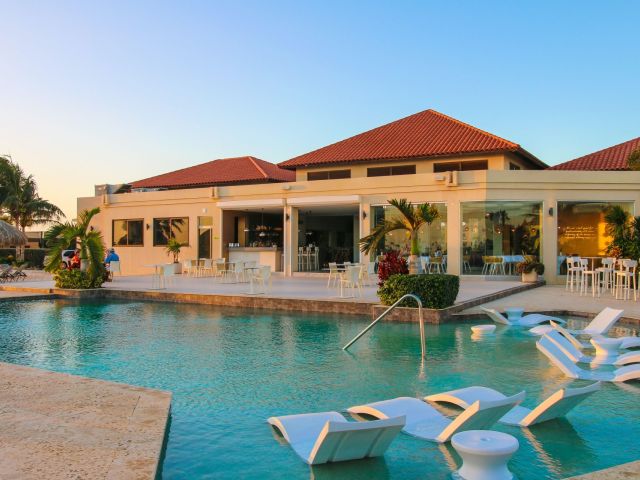 Gold Coast 2BR Investment | Private Jacuzzi + Balcony