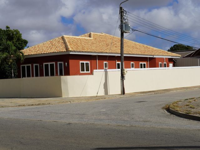 Contemporary Villa at Bucuti