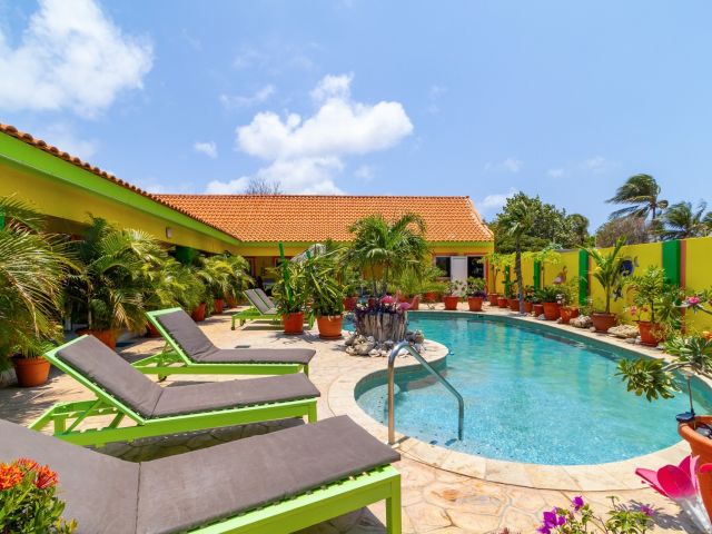 Tanki Leendert 279a, Tropical Oasis Happy Days