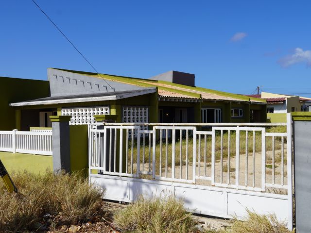 Single Family Home in a peaceful setting at Lago Heights