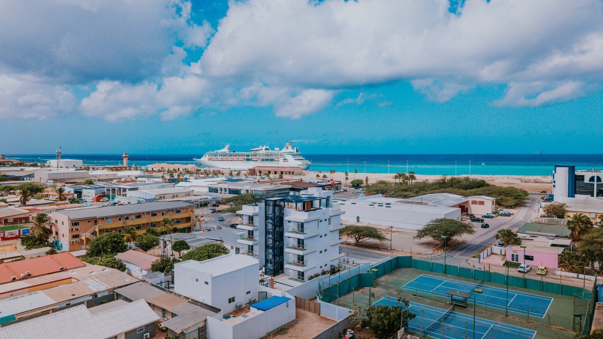 RE/MAX real estate, Aruba, Oranjestad, Eagle Condos - Apartment 4B